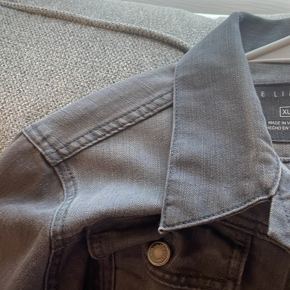 Denim jacket - Picture 3 of 3